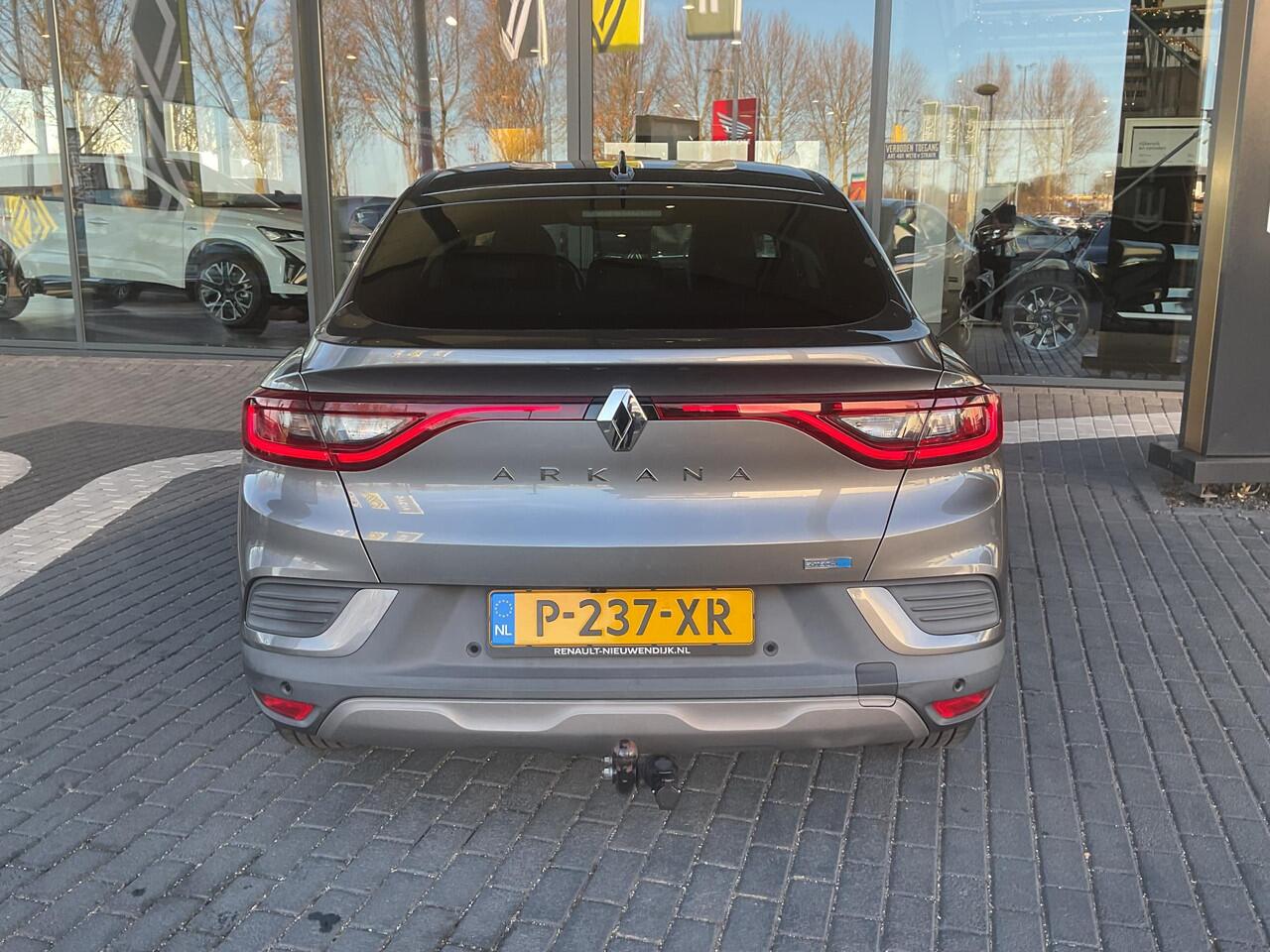 Renault Arkana 1.6 E-Tech Hybrid 145 Intens TREKHAAK / AUTOMAAT / PDC + CAMERA / CLIMATE CONTROL / BLINDSPOT WARNING / EASY PARK ASSIST /