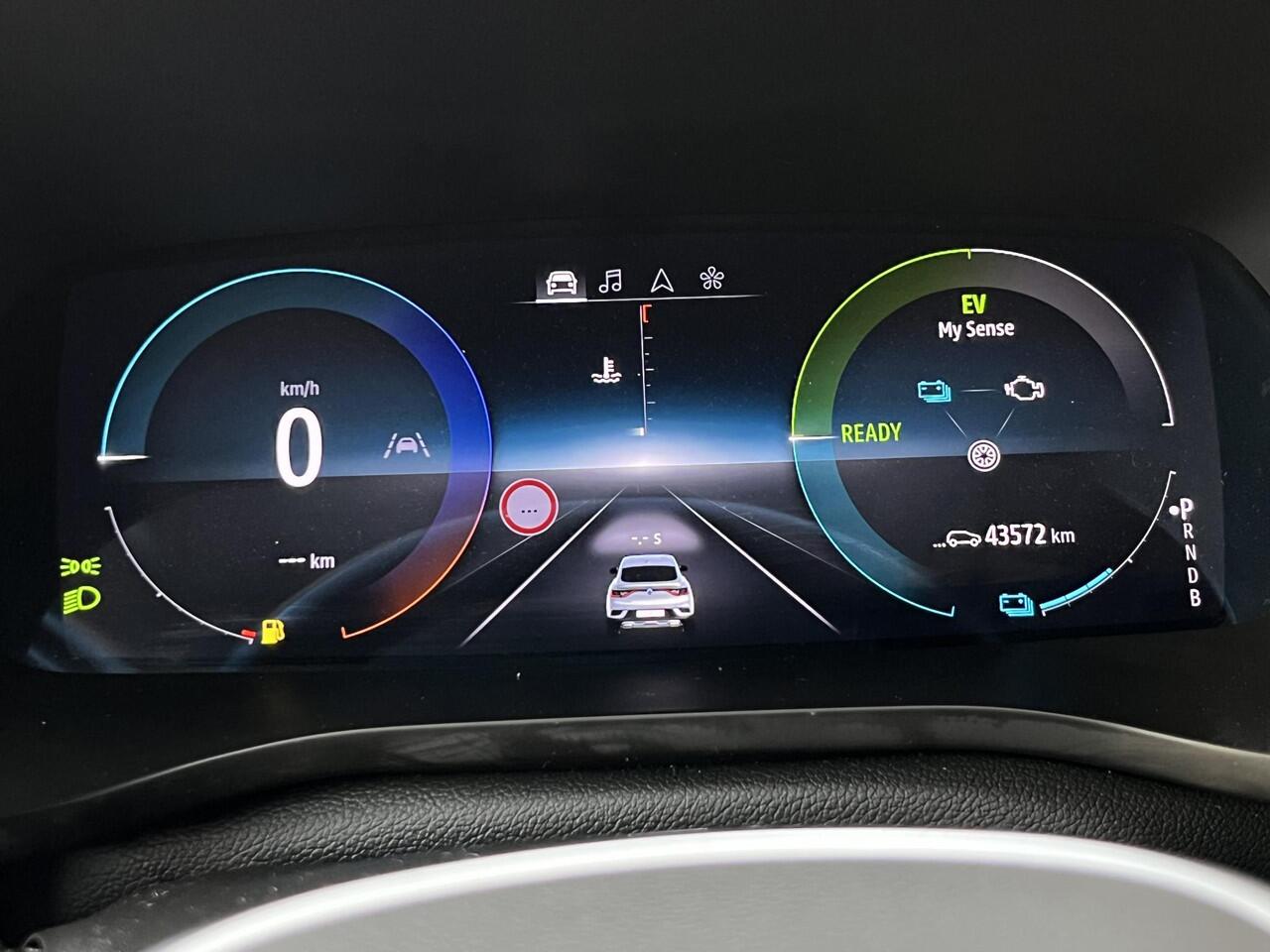 Renault Arkana 1.6 E-Tech Hybrid 145 Intens | Afneembare trekhaak | Achteruitrijcamera | Apple CarPlay / Android Auto | Navigatie |