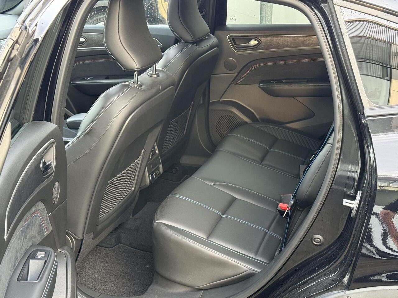 Renault Arkana 1.6 E-Tech Hybrid Esprit Alpine | Panoramadak | Adaptive Cruise Control | Stoelverwarming | Elek. Stoelen! (NIEUW MODEL)