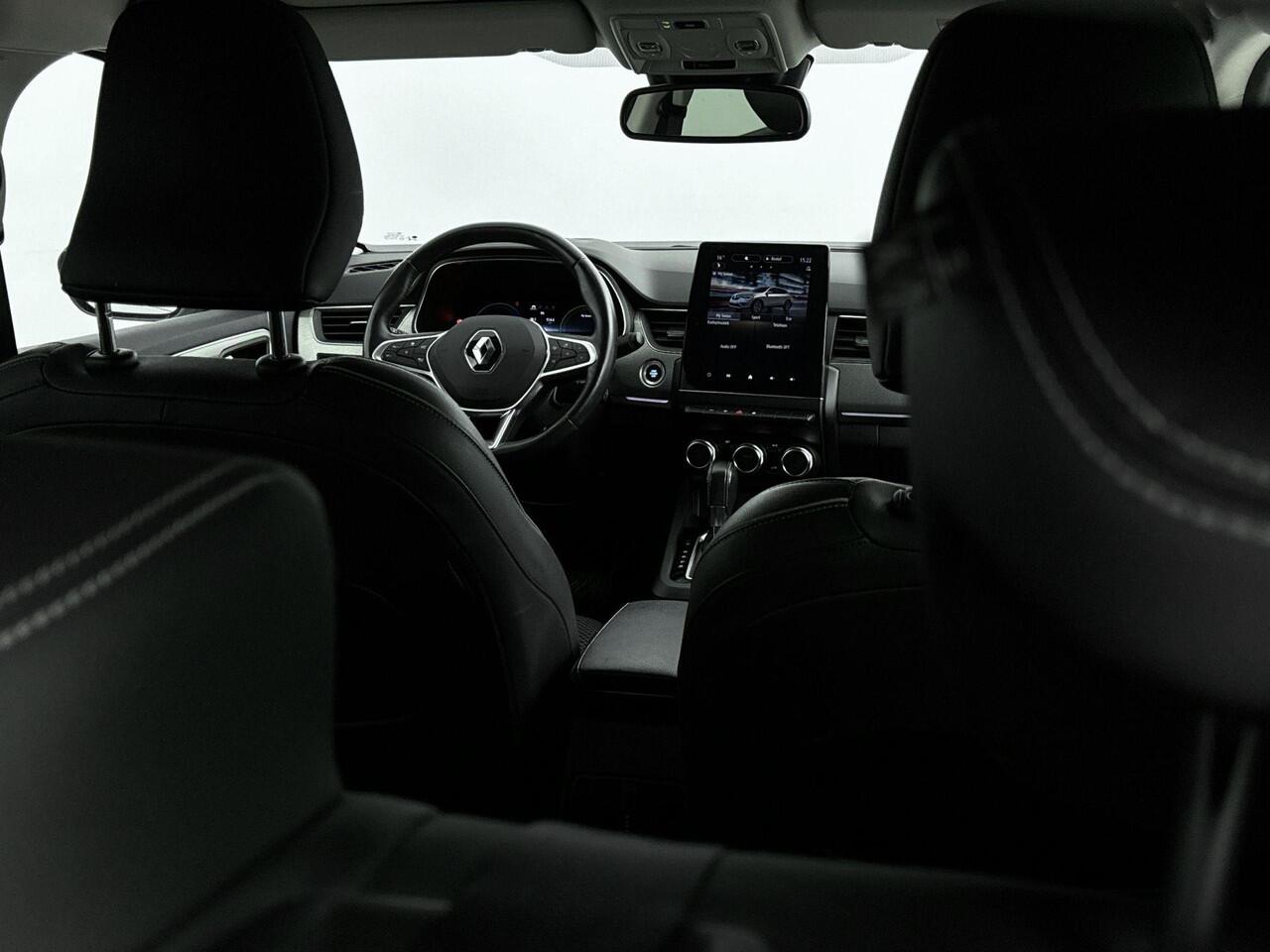 Renault Arkana 1.6 E-Tech Hybrid Intens 145PK | Sidesteps | Trekhaak | Achteruitrijcamera | Navigatie | Climate Control | Lichtmetalen velgen 18" | Apple CarPlay & Android Auto