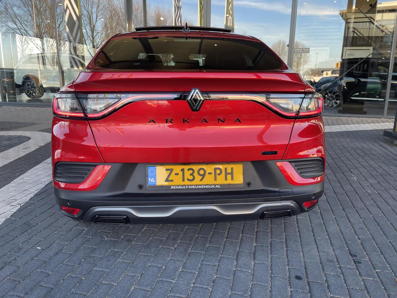 Renault Arkana 1.6 E-Tech full hybrid 145 esprit Alpine Renault Arkana 1.6 E-Tech hybrid 145 esprit Alpine / BOSE SOUND SYSTEM / ELEKTRISCH BEDIENBAAR SCHUIF- KANTELDAK / PACK WINTER