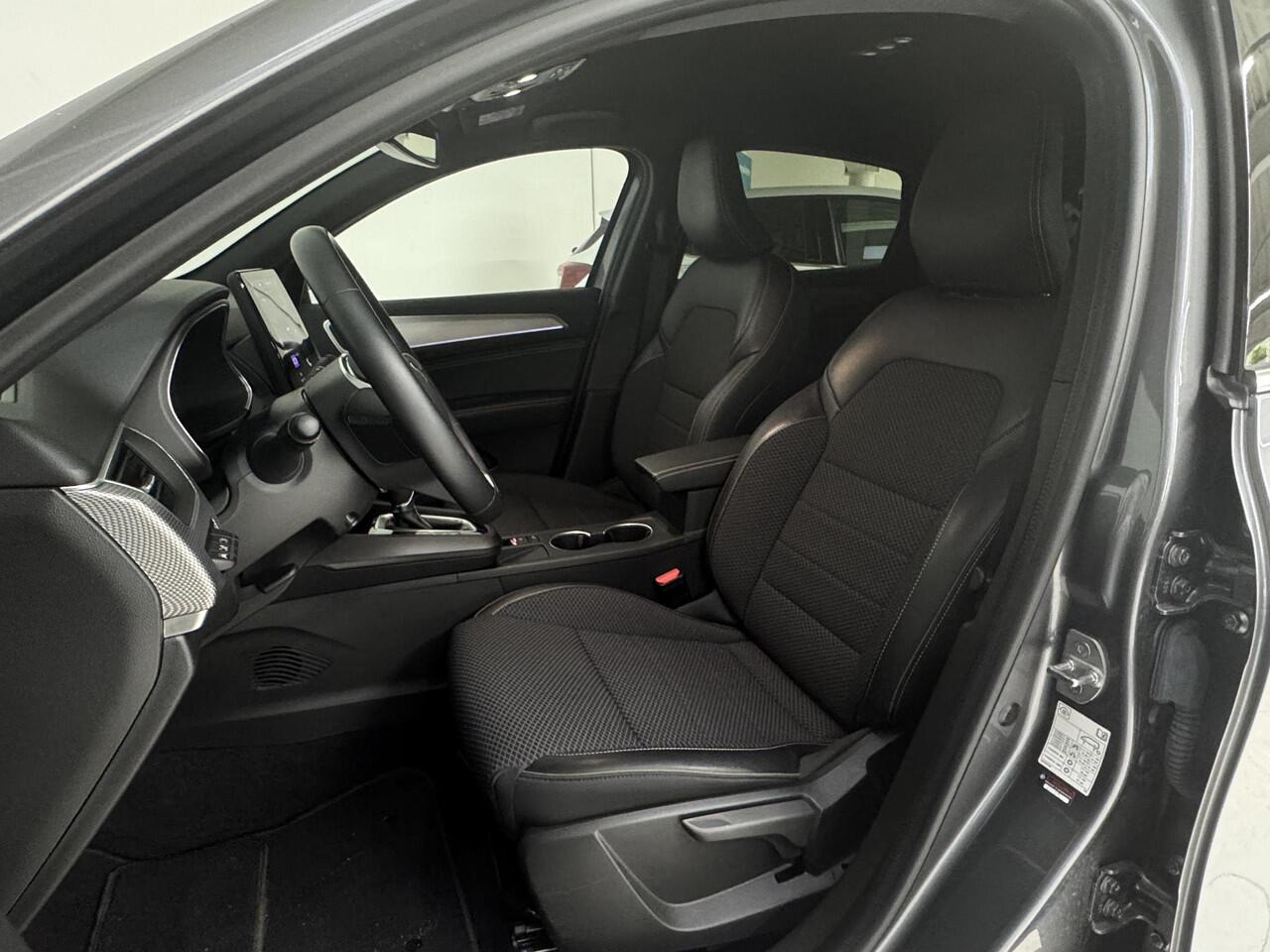 Renault Arkana 1.6 E-Tech full hybrid 145 techno | Navigatie | 360 Camera | Lichtmetalen velgen 18" |