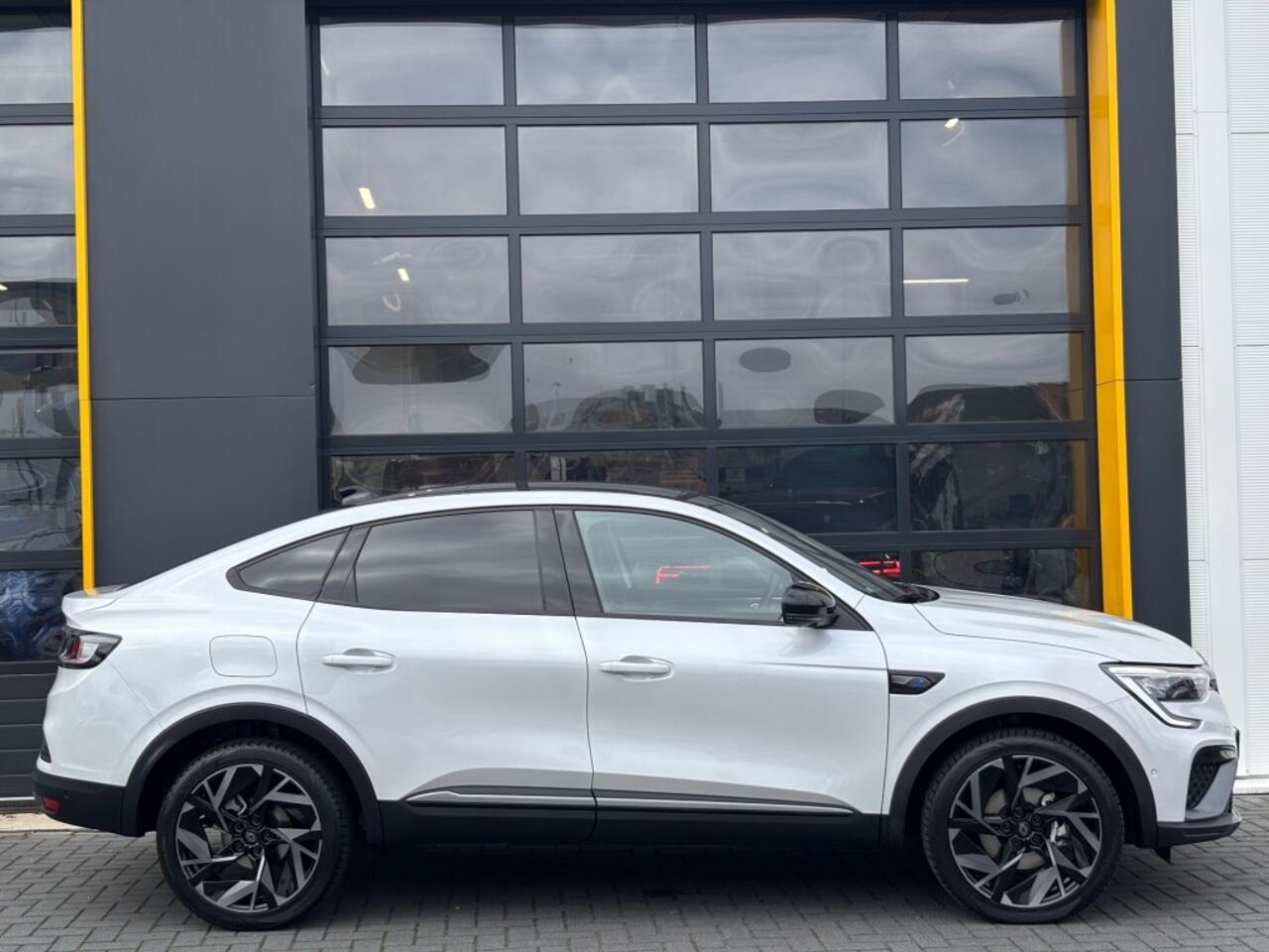 Renault Arkana 1.6 E-Tech Hybrid 145 Esprit Alpine Bose Pano 360 Camera