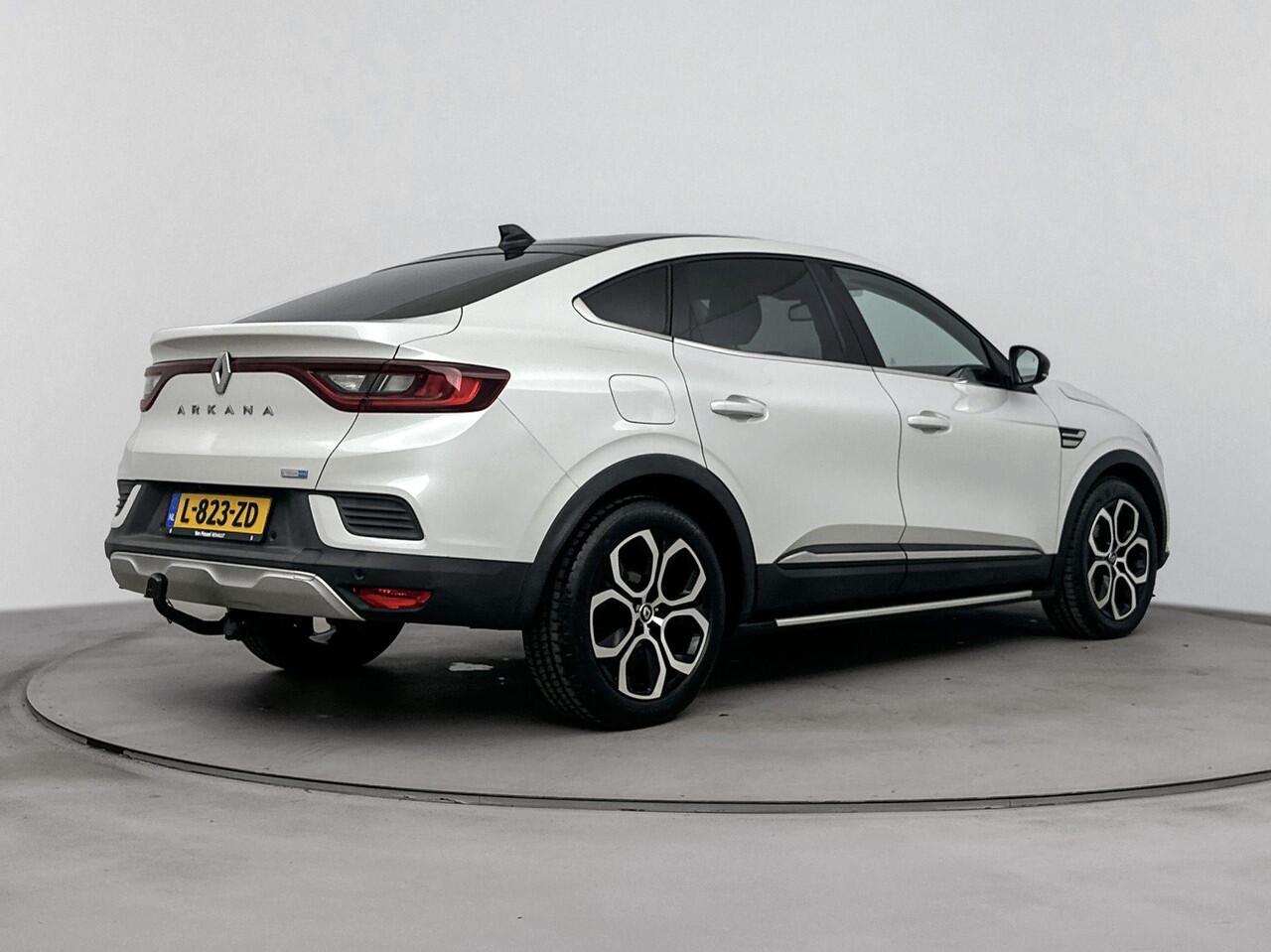 Renault Arkana 1.6 E-Tech Hybrid Intens 145PK | Sidesteps | Trekhaak | Achteruitrijcamera | Navigatie | Climate Control | Lichtmetalen velgen 18" | Apple CarPlay & Android Auto