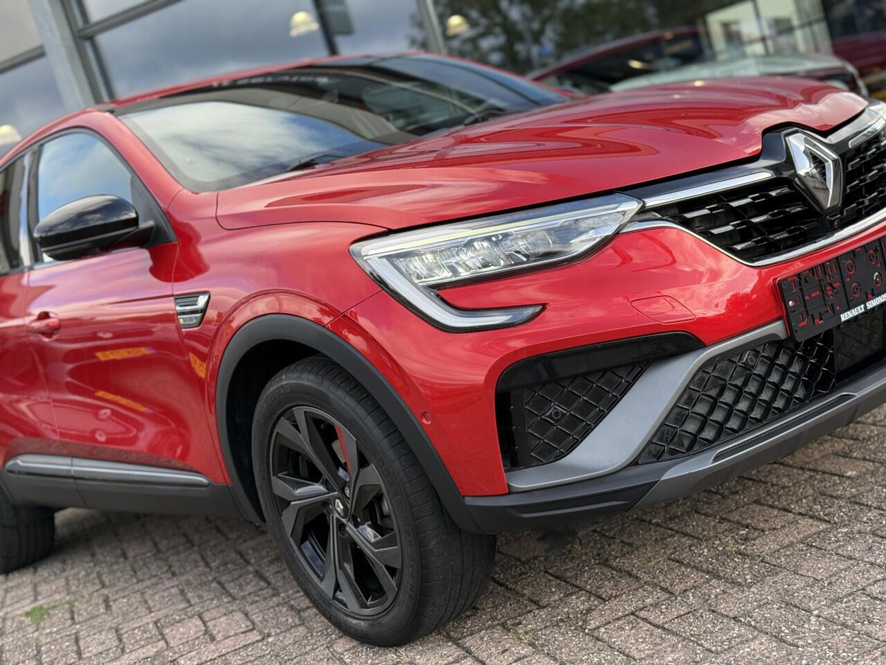 Renault Arkana 1.6 E-Tech Hybrid 145 R.S. Line Afn. Trekhaak - Adaptive Cruise - Lederen bekl - Stoel + stuur verwarming