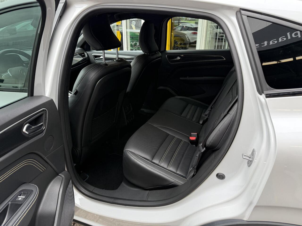 Renault Arkana 1.6 E-Tech hybrid 145 E-Tech engineered | Navigatie | Climate Control | Leder | Cruise Control adaptief | Parkeersensoren | Stoel & stuur verwarming | R.S.