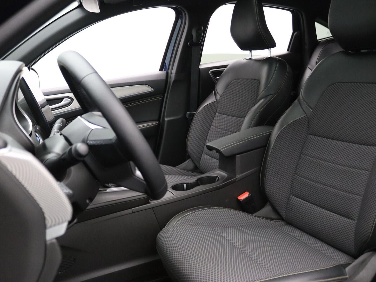 Renault Arkana E-Tech full hybrid 145pk techno Automaat Camera | Adapt. Cruise | Navi | Parkeersens. v+a | Stoel-/stuurverw. | Panoramadak