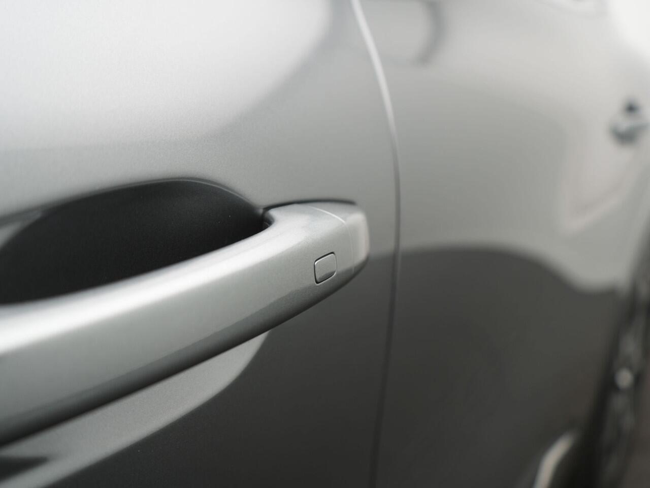 Renault Arkana 1.6 E-Tech Hybrid 145 Intens - RIJKLAARPRIJS - Achteruitrijcamera - All seasonbanden - Trekhaak