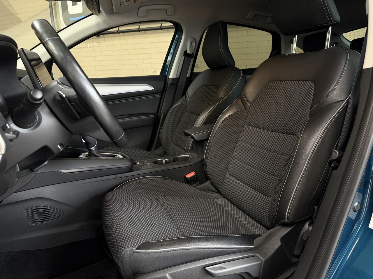 Renault Arkana 1.3 TCe 140 AUT | Groot Navi | ACC | Camera | PDC V+A | 18" | 100% onderhouden.