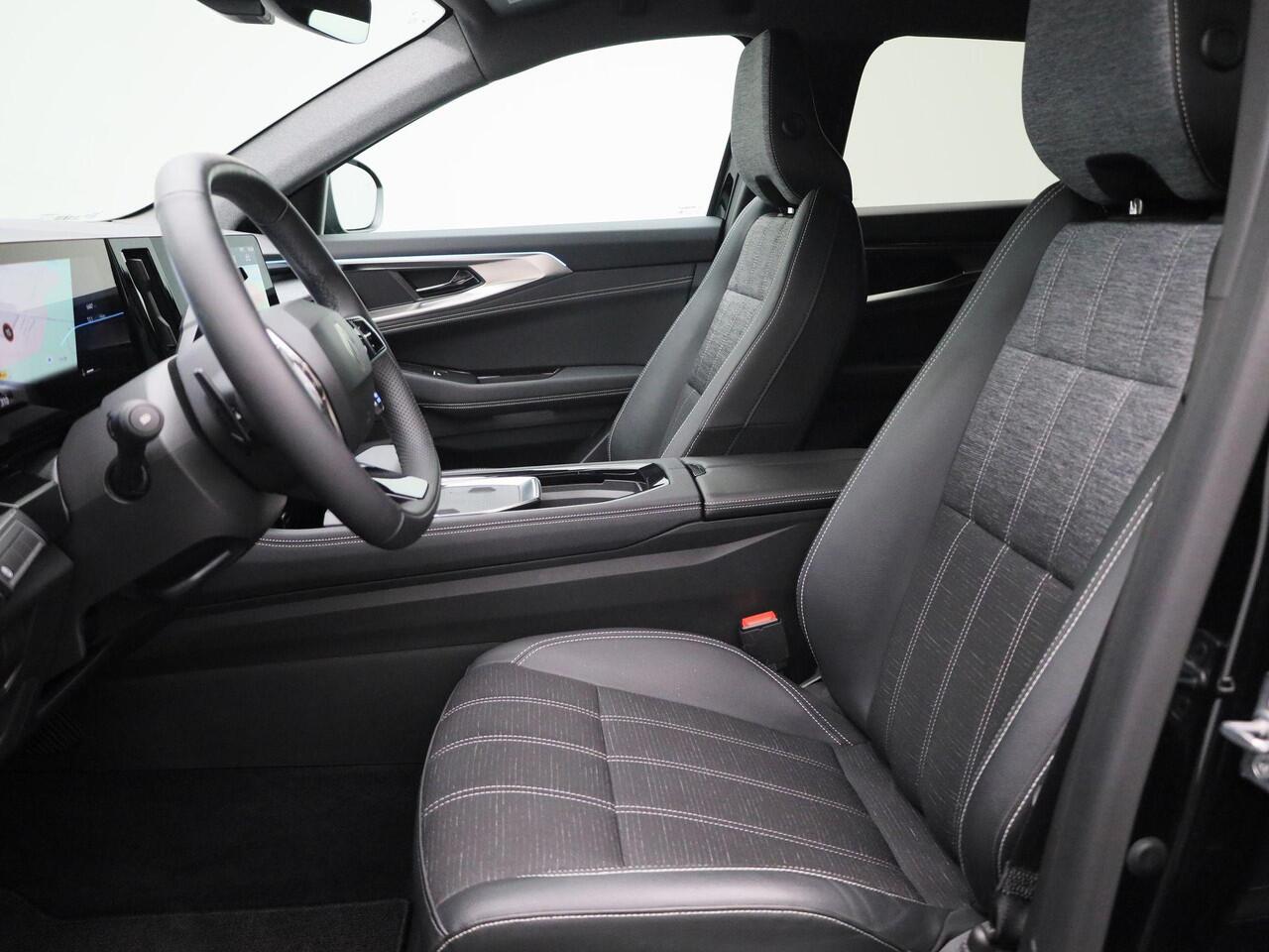 Renault Austral mild hybrid 160 techno | Pack Solid | Pack Safety | Camera | Adaptieve Cruise Control | LED Pure Vision | Draadloze Smartphonelader | Android Automotive | Keyless | Privacy Glass | Trekhaak 1800KG Trekgewicht |