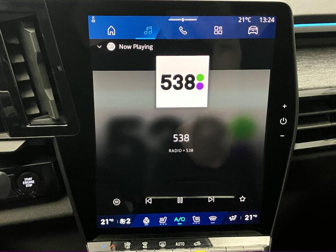 Renault Austral 1.3 mild hybrid 160 X-Tronic techno Automaat / 1.800 kg Trekgewicht / Achteruitrijcamera / Stuur-, stoel- en voorruitverwarming / Navigatie / Apple Carplay Android / 19" LM wielen /