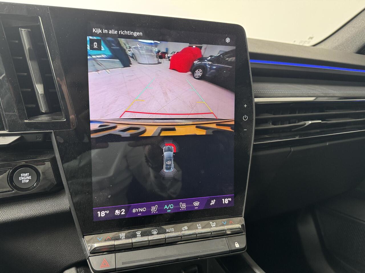 Renault Austral 1.2 E-Tech full hybrid 200 techno esprit Alpine | Navigatie | Achteruitrijcamera | Elektrisch verstelbare stoelen | Cruise control adaptief |