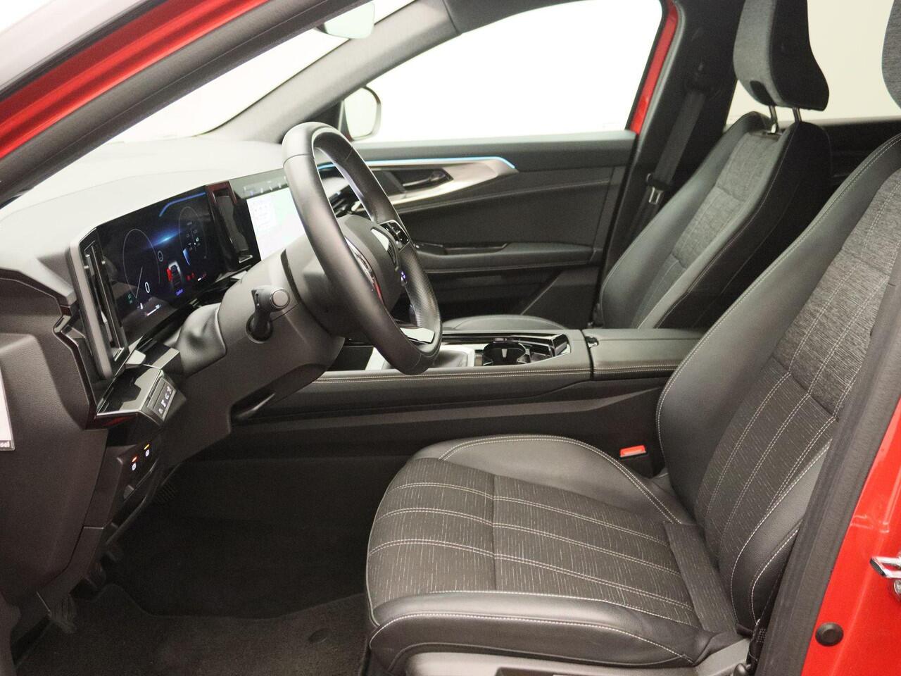 Renault Austral mild hybrid advanced 130 Techno | Pack Safety | Adaptive Cruise Control | Draadloze oplader voor smartphone | Handsfree elektrisch bedienbare achterklep | Two-tone kleurstelling