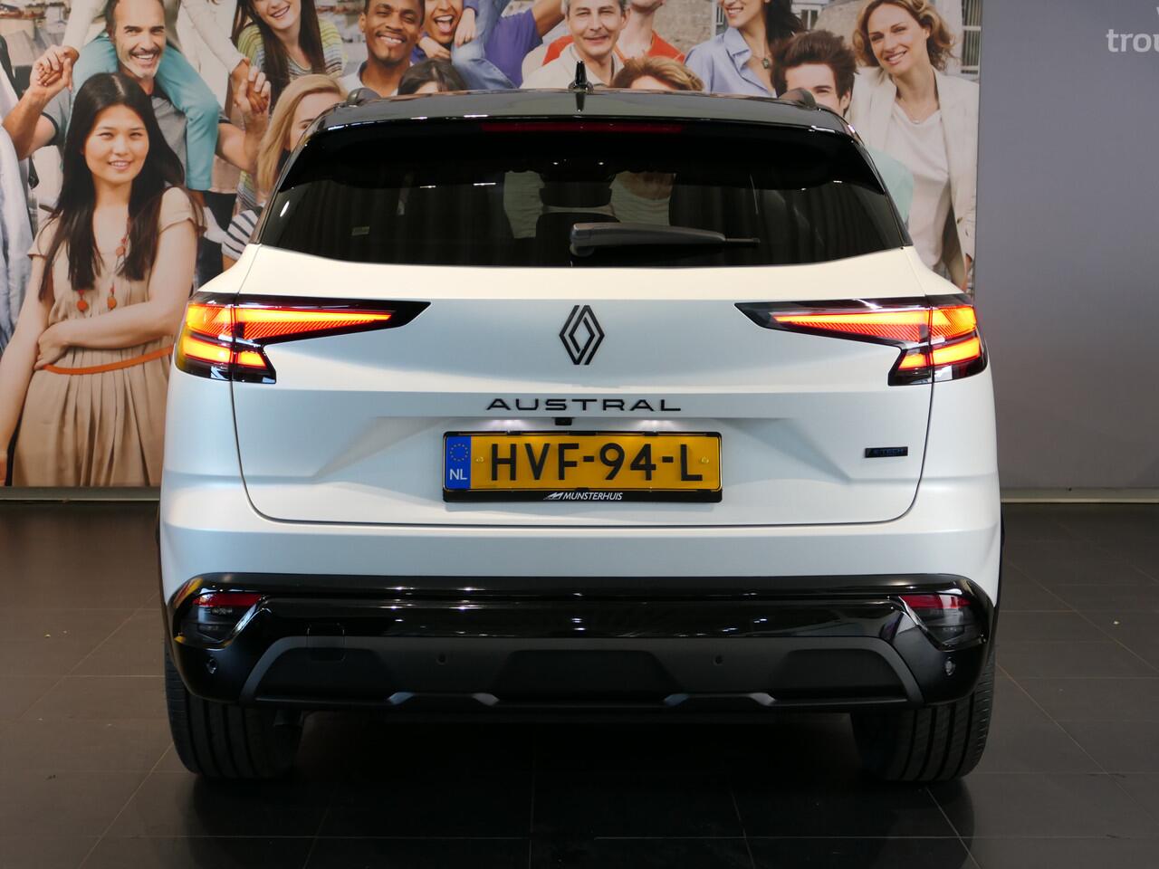 Renault Austral 1.2 E-Tech full hybrid 200 iconic esprit Alpine Mat Wit, HarmanKardon, Pano, 360 Camera