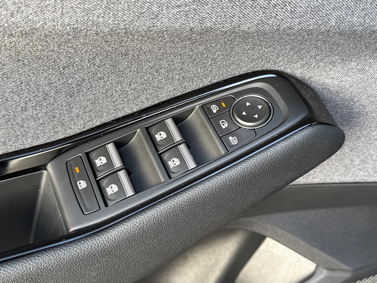 Renault Austral 1.2 mild hybrid 160 EDC Evolution / CAMERA / STOEL/STUUR EN VOORRUITVERWARMING / FABRIEKSGARANTIE TOT 05.2027