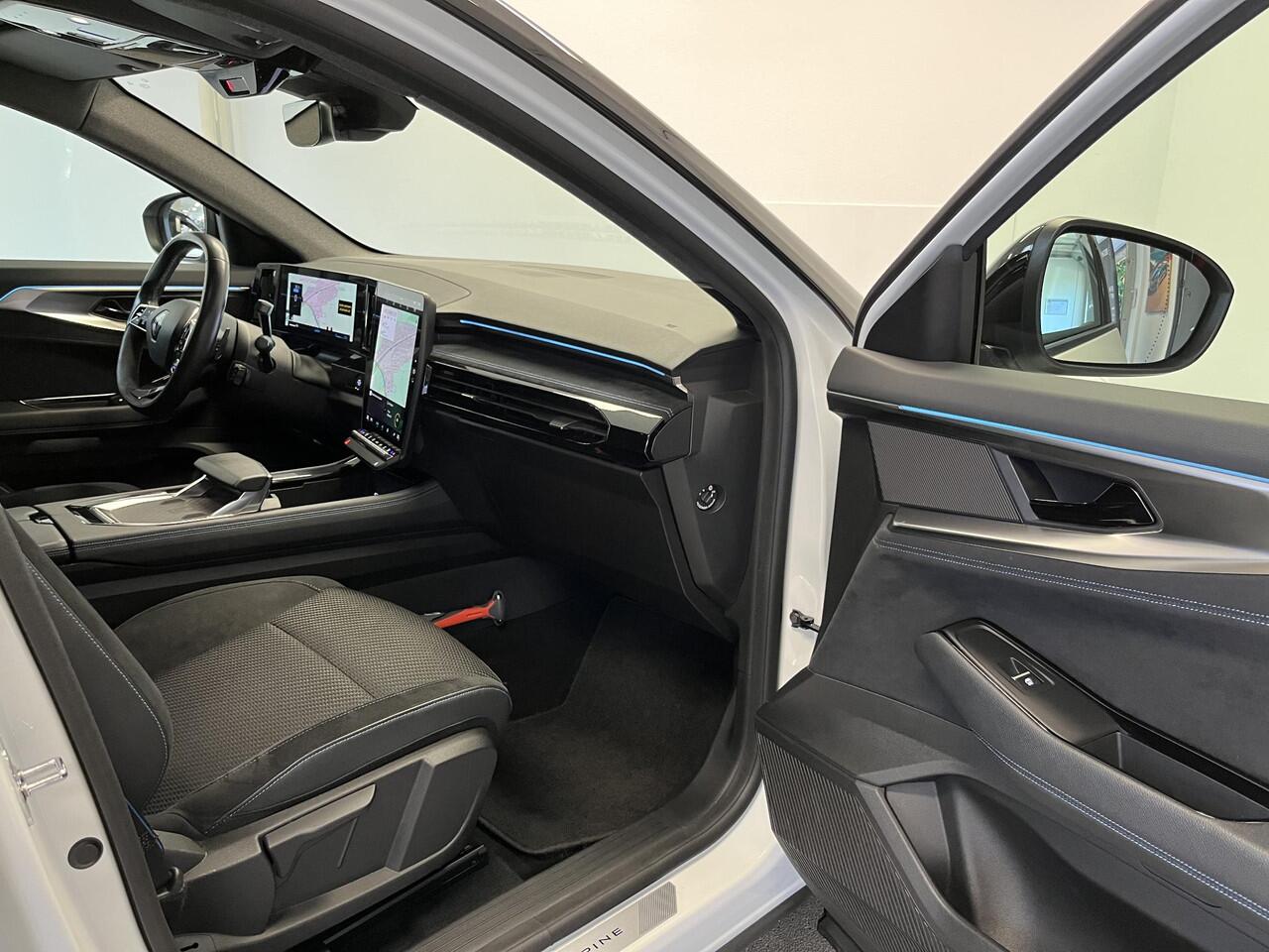 Renault Austral 1.2 E-Tech full hybrid 200 techno esprit Alpine | TREKHAAK |