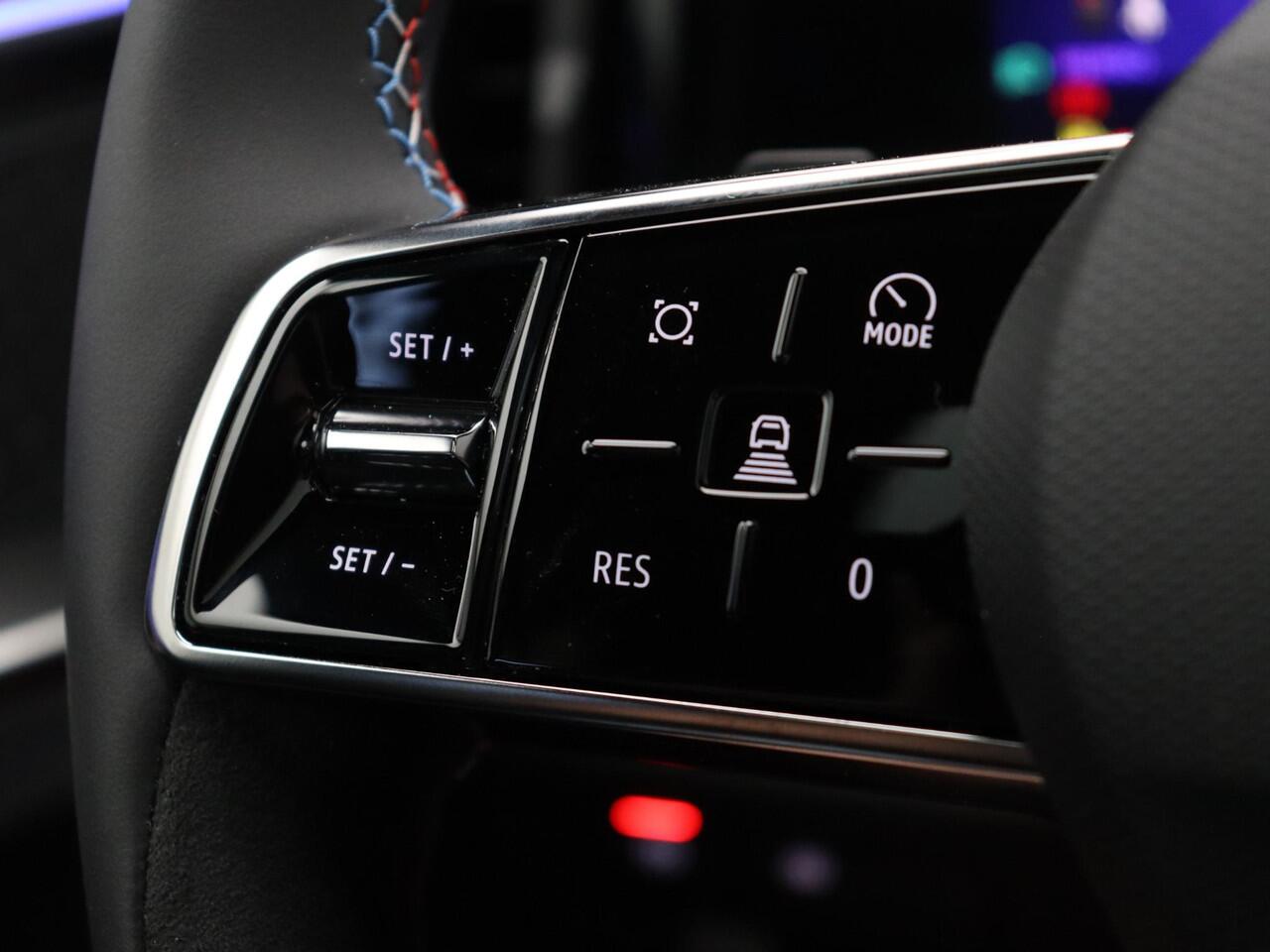 Renault Austral E-Tech full hybrid 200pk iconic esprit Alpine | Harman kardon | Panoramisch vast glazen dak | 360 graden camera | Afneembare Trekhaak |