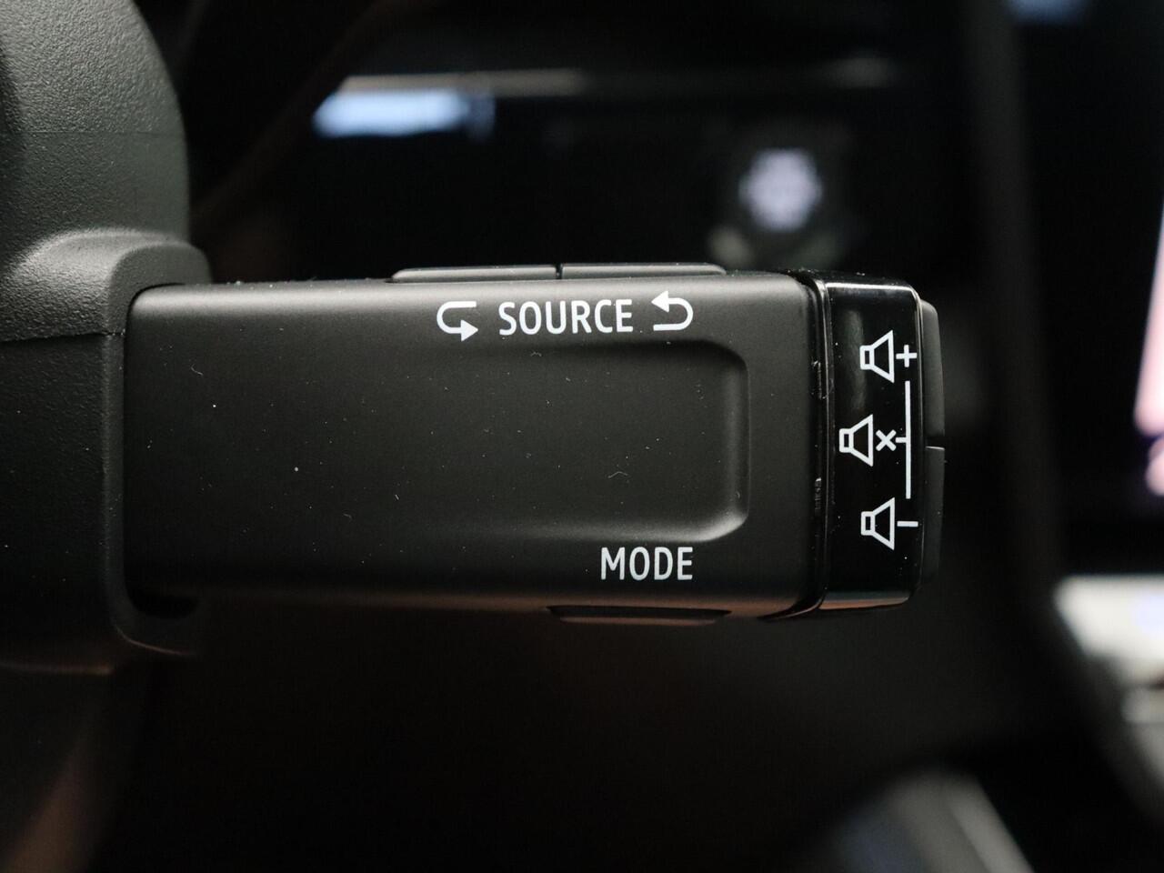 Renault Austral E-Tech full hybrid 200pk iconic esprit Alpine | Harman kardon | Panoramisch vast glazen dak | 360 graden camera | Afneembare Trekhaak |