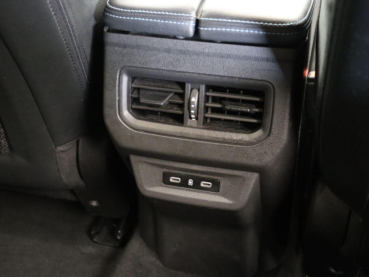 Renault Austral E-Tech full hybrid 200pk Iconic esprit Alpine | Massage Stoelen | Voorruit Verwarming | Stoel- en Stuurverwarming | Achteruitrijcamera |