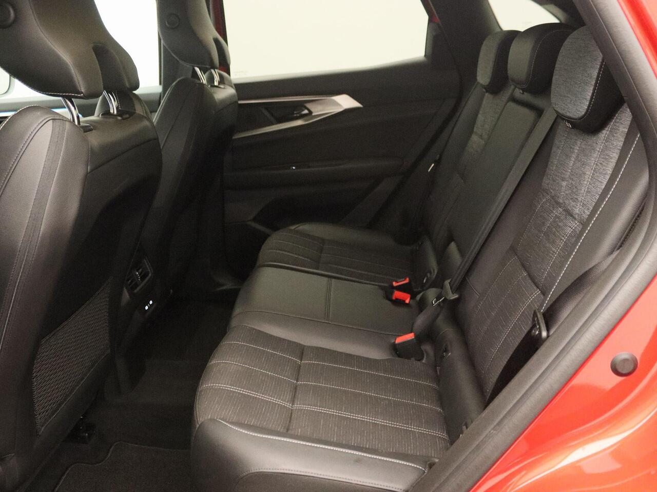 Renault Austral mild hybrid advanced 130 Techno | Pack Safety | Adaptive Cruise Control | Draadloze oplader voor smartphone | Handsfree elektrisch bedienbare achterklep | Two-tone kleurstelling