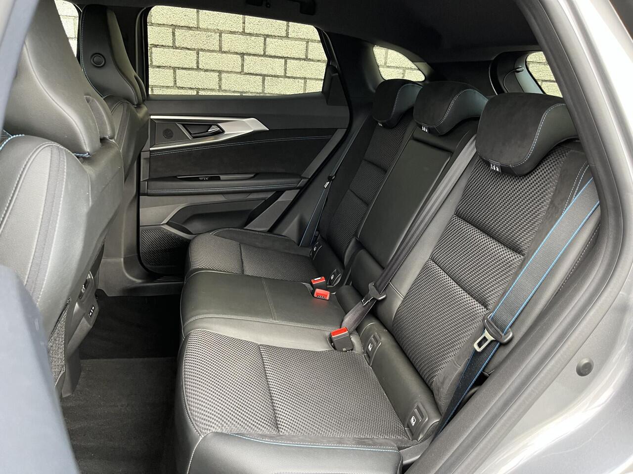 Renault Austral 1.2 E-Tech full hybrid 200 Techno Esprit Alpine | Achteruitrijcamera | Stoelverwarming | Adaptive Cruise Contol | Apple CarPlay / Android Auto |