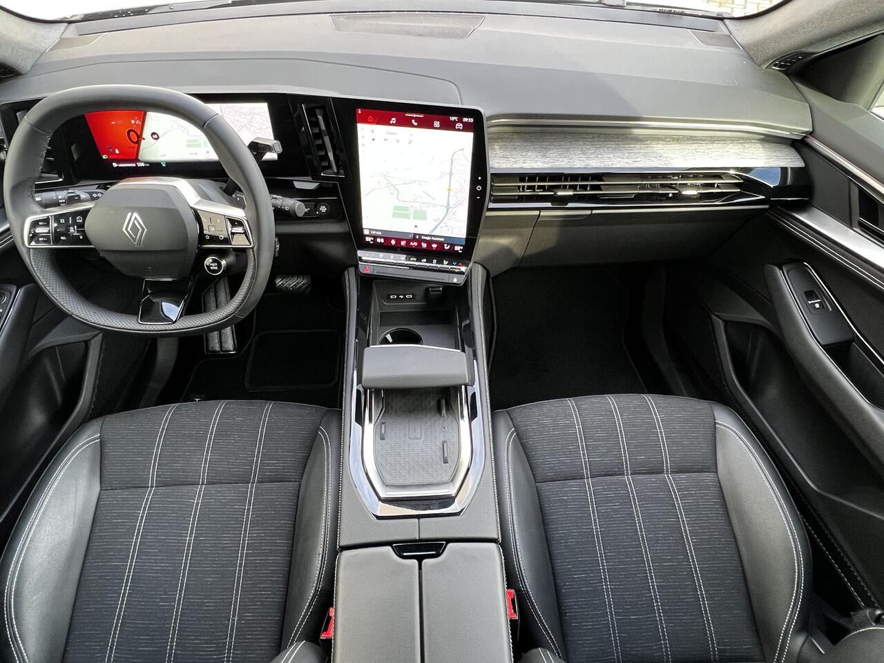 Renault Austral 1.3 mild hybrid 160 X-Tronic techno Automaat / Fabrieksgarantie tot 04-2027 / 1.800 kg trekgewicht / Stuur-, stoel- en voorruitverwarming / Navigatie / Apple Carplay Android / Adaptieve CC / 19" LM wielen /