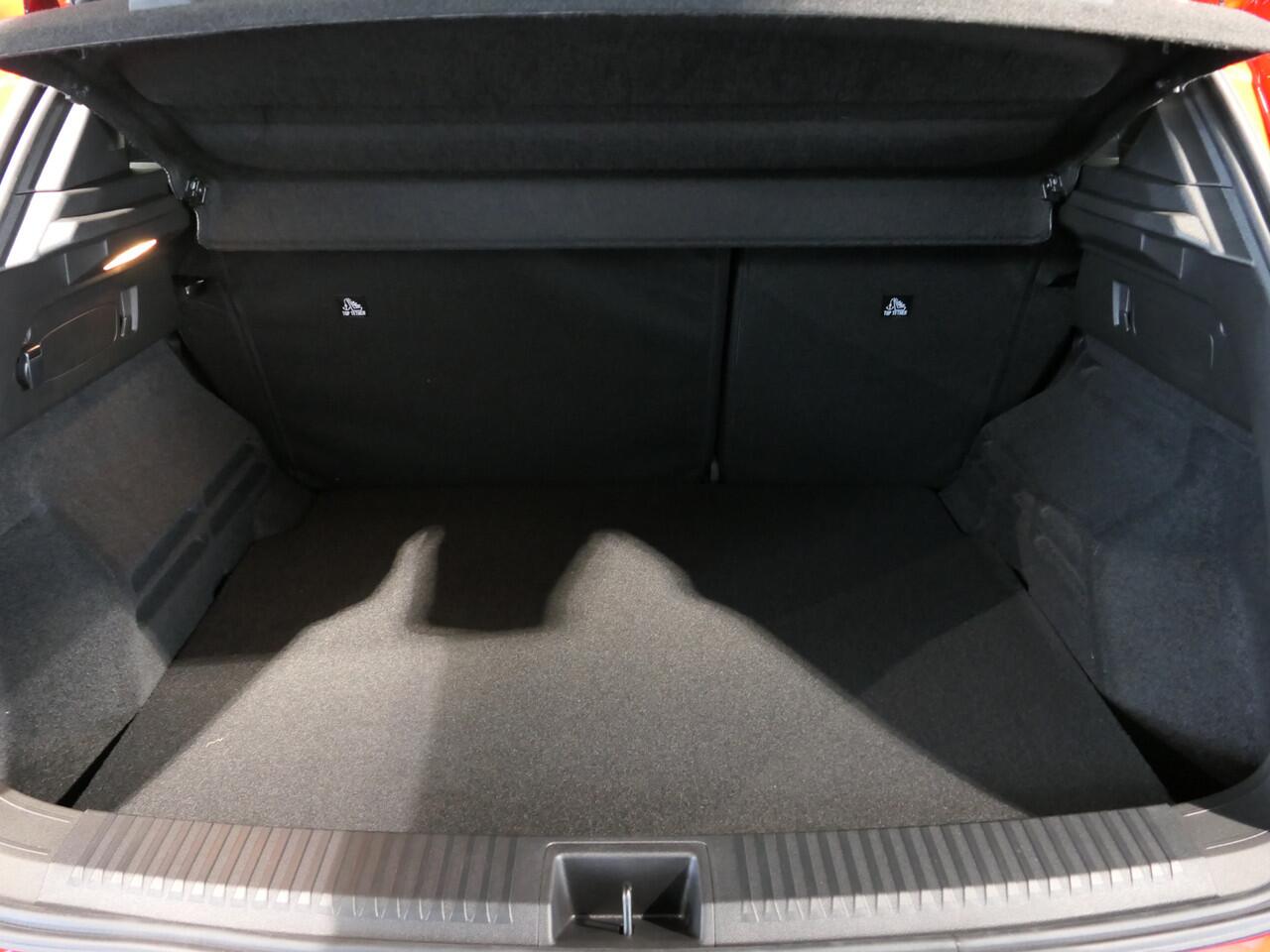 Renault Austral 1.2 E-Tech full hybrid 200 evolution - Occasion Lease vanaf ¤599 p/m - NIEUW! - Dode hoek - Uitparkeer en uitstapwaarschuwing - Adaptive cruise