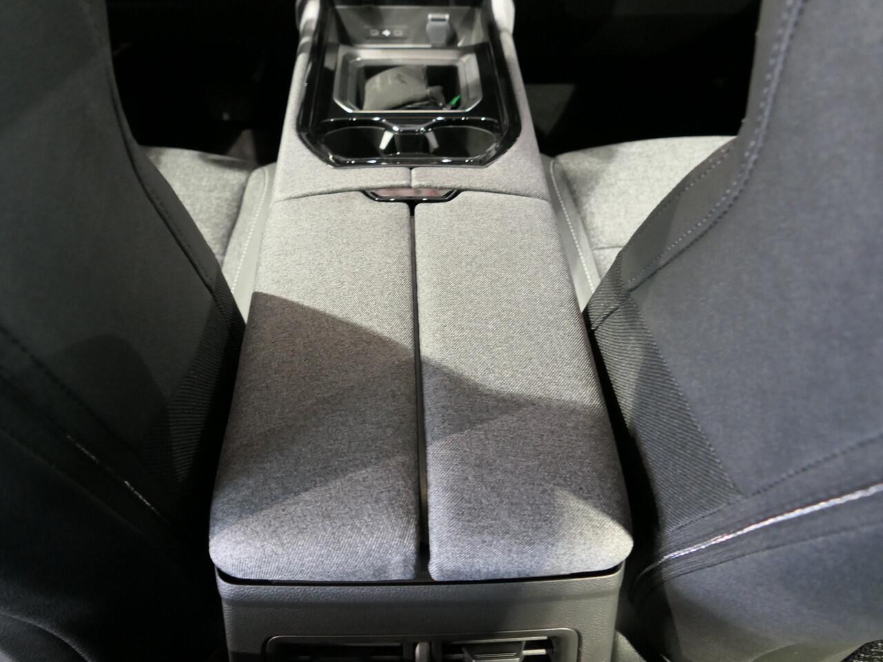 Renault Austral 1.2 E-Tech full hybrid 200 evolution *NIEUW* *incl. Pack Safety* - Dode hoek, uitparkeer en uitstapwaarschuwing, adaptive cruise