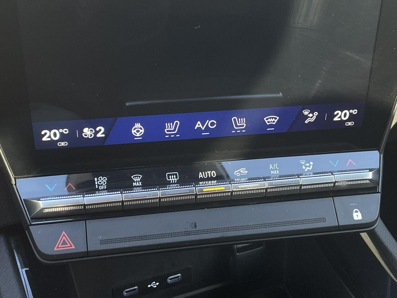 Renault Austral 1.3 mild hybrid 160 X-Tronic techno / Trekgewicht 1800 KG / Stoelverwarming / elektrisch verstelbare stoel / verwarmbaar stuur / verwarmbare voorruit / elektrische achterklep / keyless entry / adaptieve cruise control / LED koplampen / draadloze oplader /