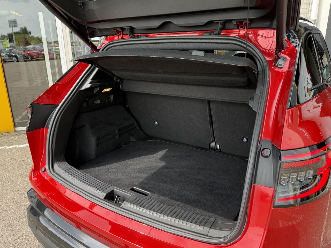 Renault Austral 1.2 E-Tech full hybrid 200 techno esprit Alpine | Trekhaak | Google Maps geïntegreerd | Cruise adaptief | Achteruitrijcamera | LED | Key-less | Elektrische achterklep | Lichtmetaal 20'' |