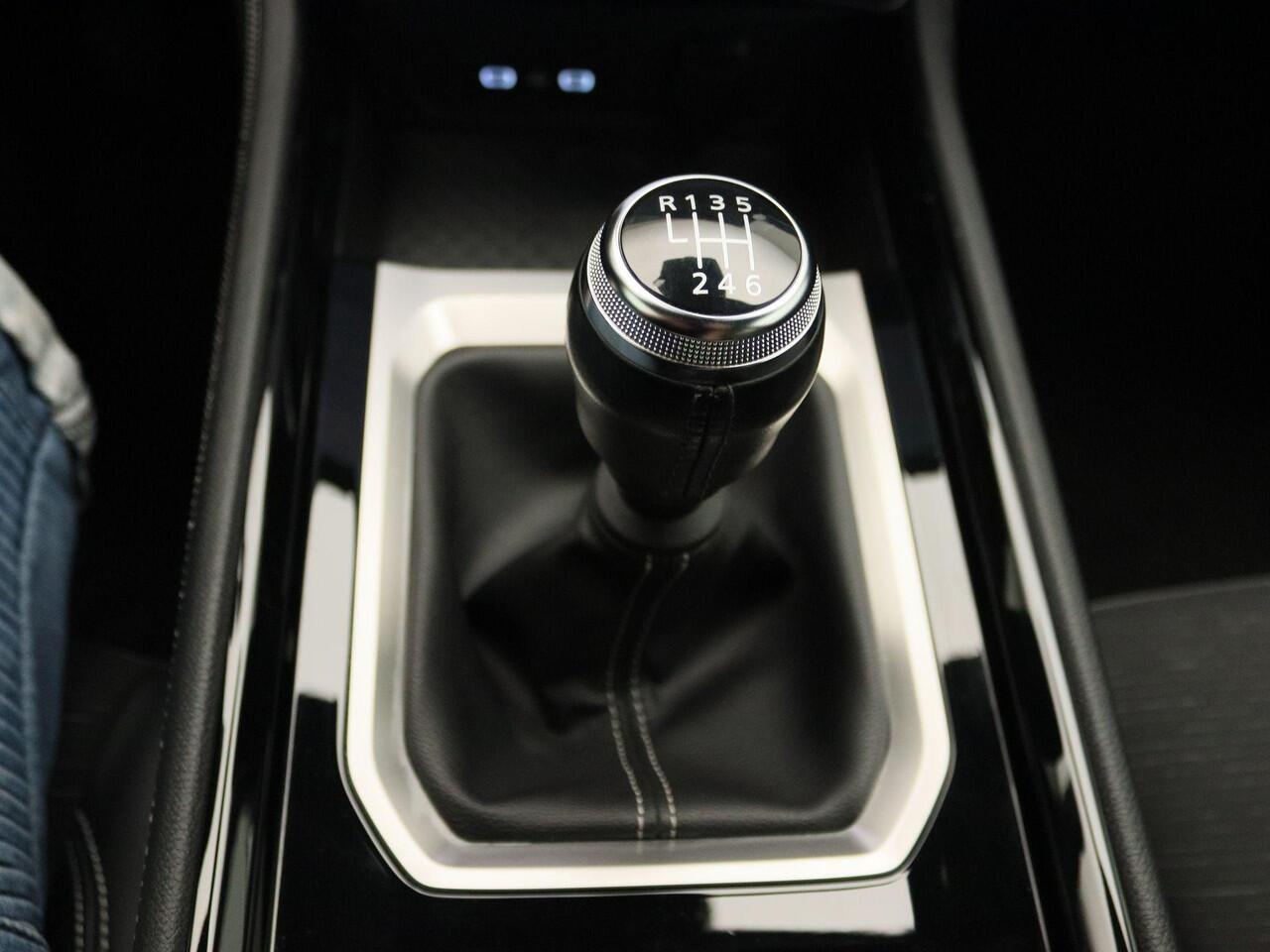 Renault Austral mild hybrid advanced 130 Techno | Pack Safety | Adaptive Cruise Control | Draadloze oplader voor smartphone | Handsfree elektrisch bedienbare achterklep | Two-tone kleurstelling