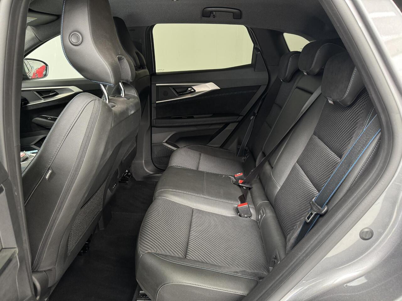 Renault Austral 1.2 E-Tech full hybrid 200 techno esprit Alpine | Navigatie | Achteruitrijcamera | Elektrisch verstelbare stoelen | Cruise control adaptief |