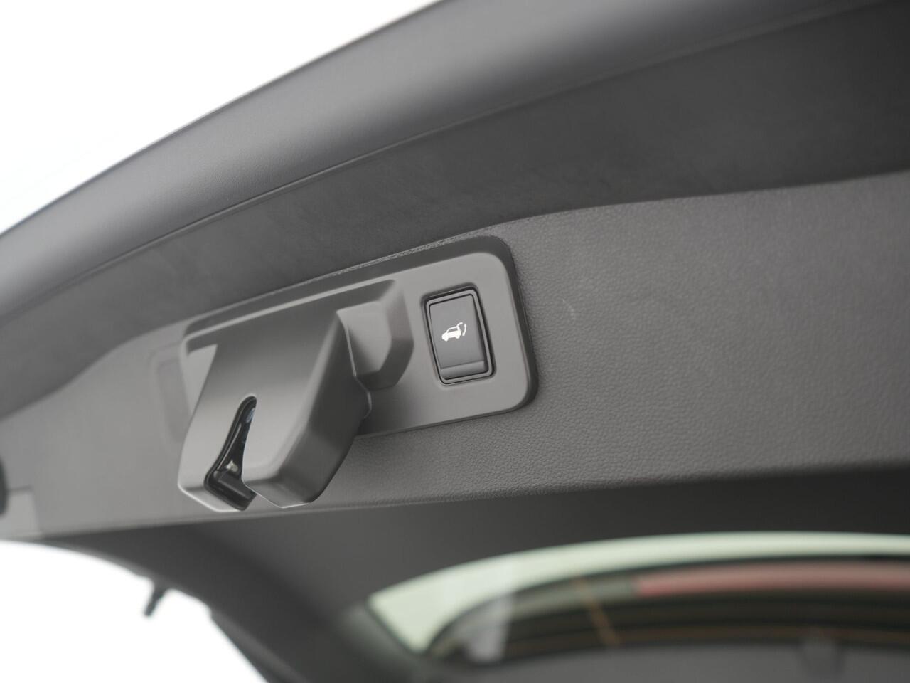 Renault Austral E-Tech Full Hybrid 200 Iconic Esprit Alpine - RIJKLAARPRIJS - Matwit metallic - Adaptive Cruise Control - 360 Graden Camera - Harman Kardon Audio - Panoramadak