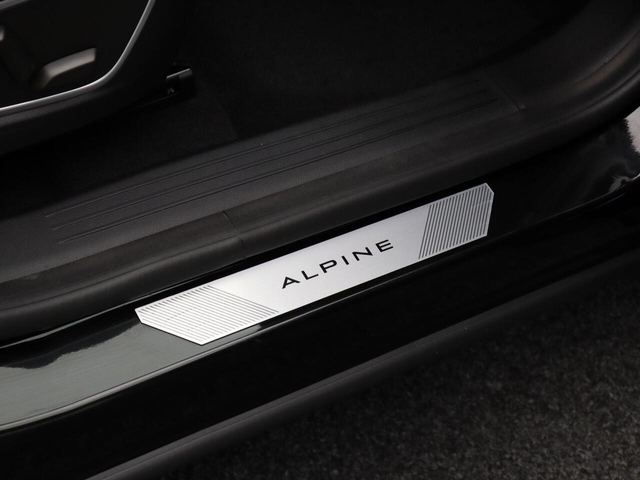 Renault Austral E-Tech full hybrid 200 iconic esprit Alpine | Trekhaak | Panoramisch dak | Harman kardon | 360 graden camera |