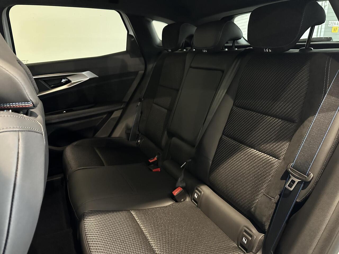 Renault Austral 1.2 E-Tech full hybrid 200 iconic esprit Alpine ADAPTIVE CRUISECONTROL | STOEL-/STUURVERWARMING | ACHTERUITRIJCAMERA | ELEKTRISCHE ACHTERKLEP | Nieuw model