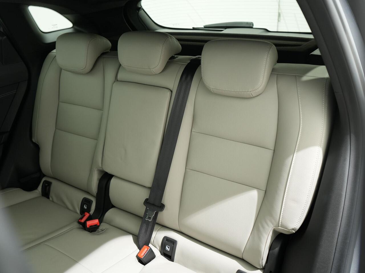 Renault Austral 1.3 MHEV 160PK X-TRONIC TECHNO | Trekhaak | Massage | 360 camera | Winterpakket