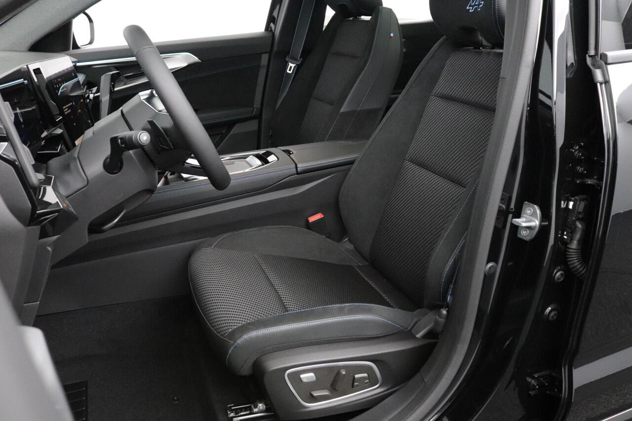 Renault Austral 1.3 Mild Hybrid 160PK X-Tronic Esprit Alpine | 3D Camera | Panorama Dak | Pack Lounge | Pack Safety |