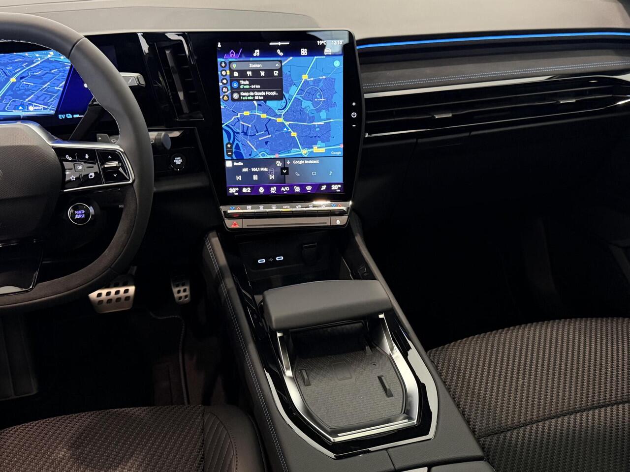 Renault Austral 1.2 E-Tech Full Hybrid 200 Esprit Alpine | Matrix LED | Harman/Kardon | Panoramadak | 4CONTROL Advanced | 360° camera | Head-Up Display