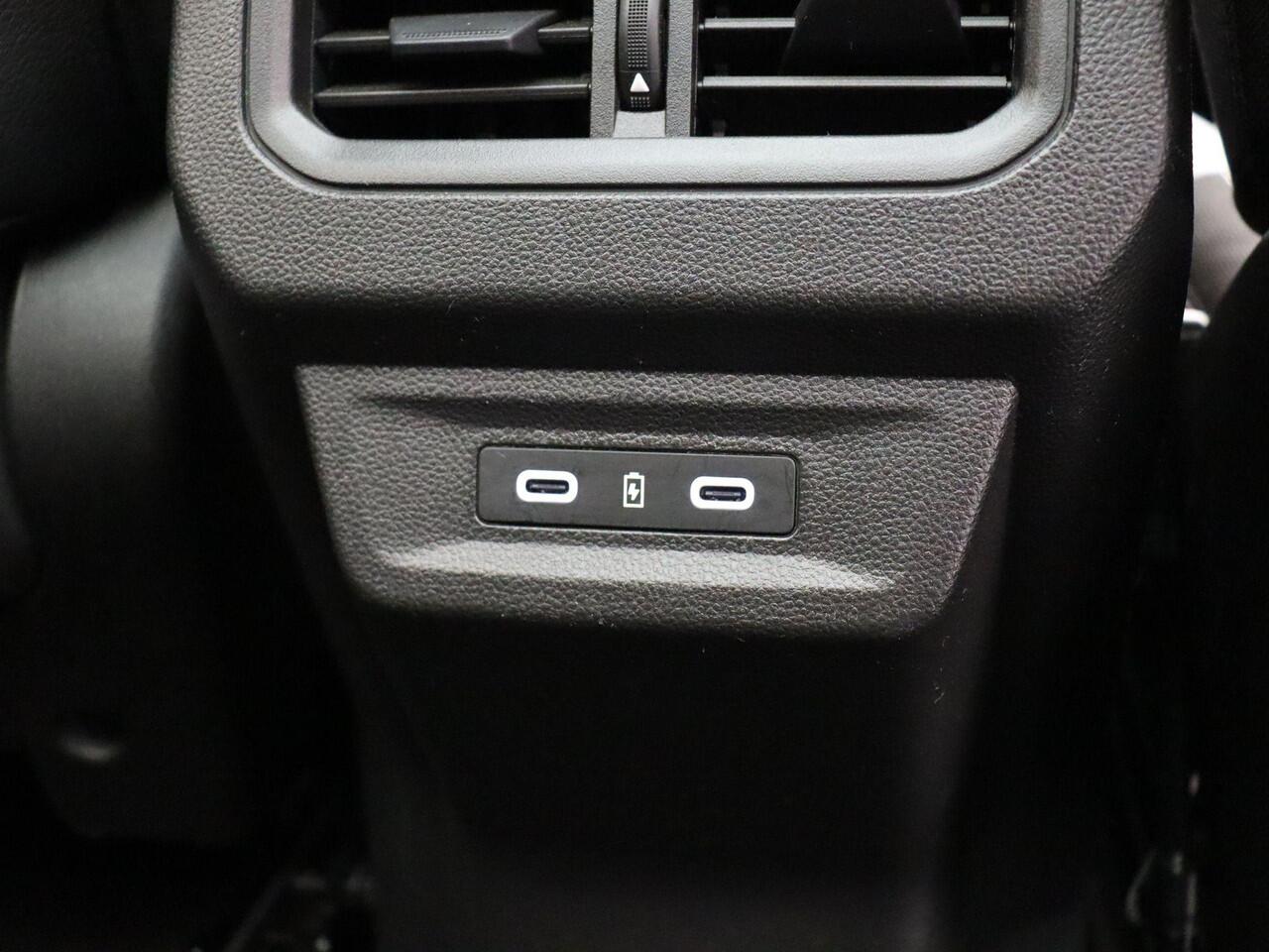 Renault Austral E-Tech full hybrid 200pk techno | 1500KG Trekgewicht | glazen dak | Blind-spot.