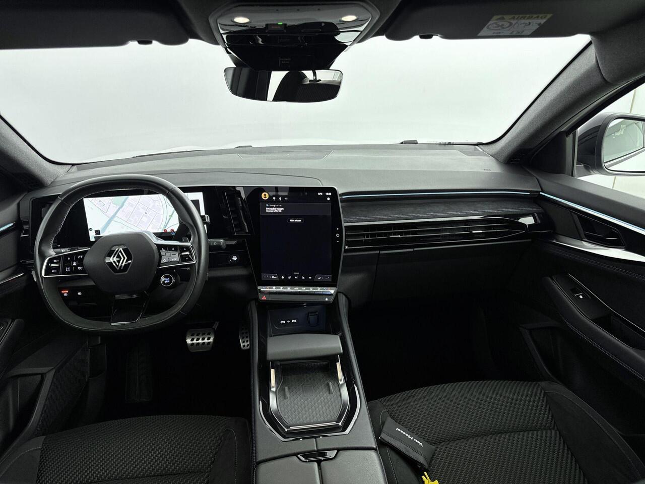 Renault Austral 1.2 E-Tech full hybrid 200Pk techno esprit Alpine | Google Navigatie | Apple & Android Carplay | Parkeersensoren Voor & Achter | Achteruitrijcamera | Adaptieve Cruise Control | Elektrisch Verstelbare Voorstoelen | Stoel, Stuur en Voorruitverwarming |