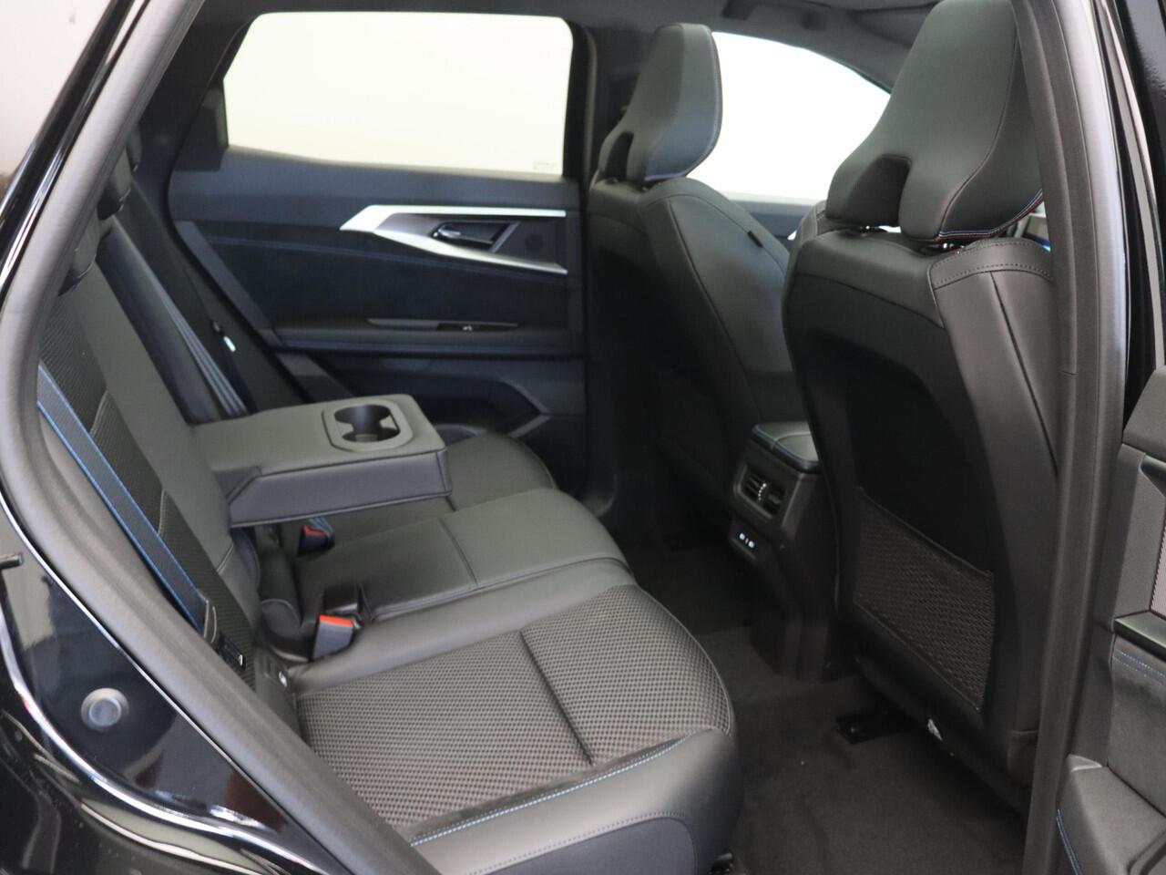 Renault Austral E-Tech full hybrid 200 iconic esprit Alpine | Trekhaak | Panoramisch dak | Harman kardon | 360 graden camera |