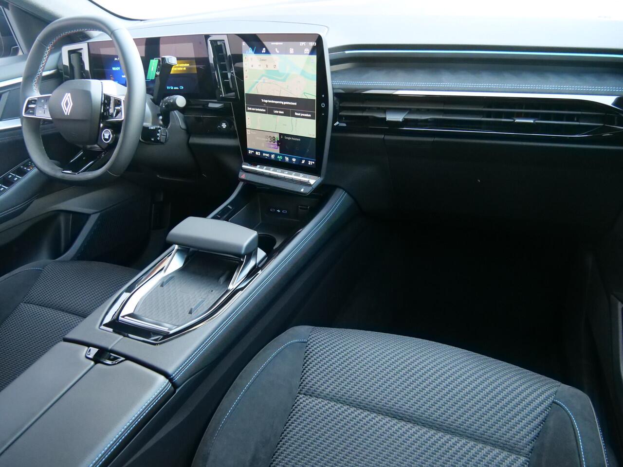 Renault Austral 1.2 200 Pk E-Tech full hybrid iconic esprit Alpine Automaat Navi / DAB / Apple Carplay / Winterpakket