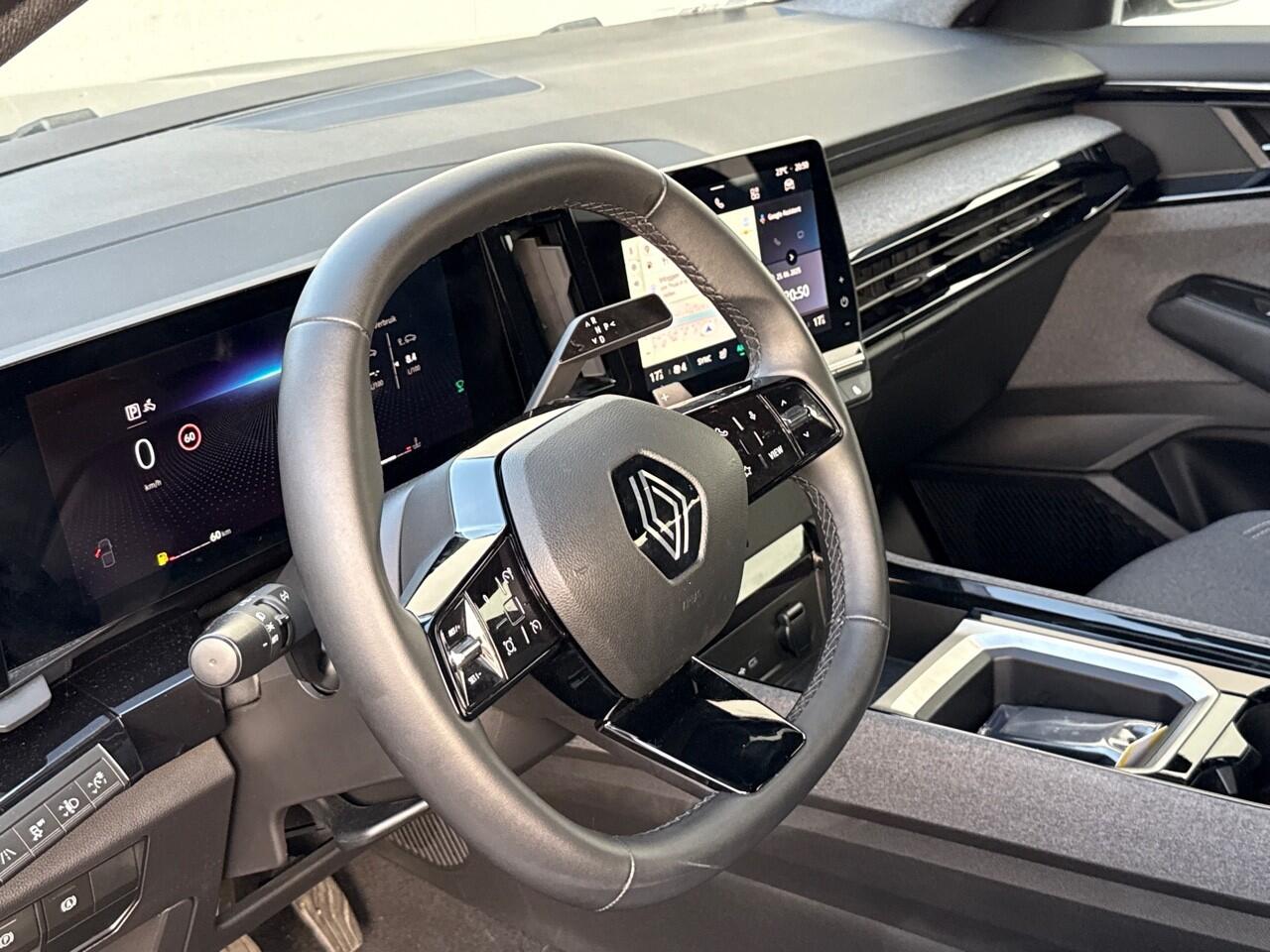 Renault Austral 1.2 mild hybrid 160 EDC Evolution / CAMERA / STOEL/STUUR EN VOORRUITVERWARMING / FABRIEKSGARANTIE TOT 05.2027