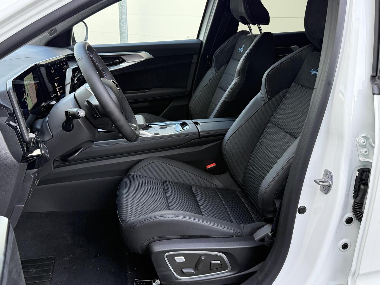 Renault Austral 1.2 E-Tech full hybrid 200 Esprit Alpine Direct uit voorraad leverbaar! | Panoramadak | Winter Pack | Nieuw model