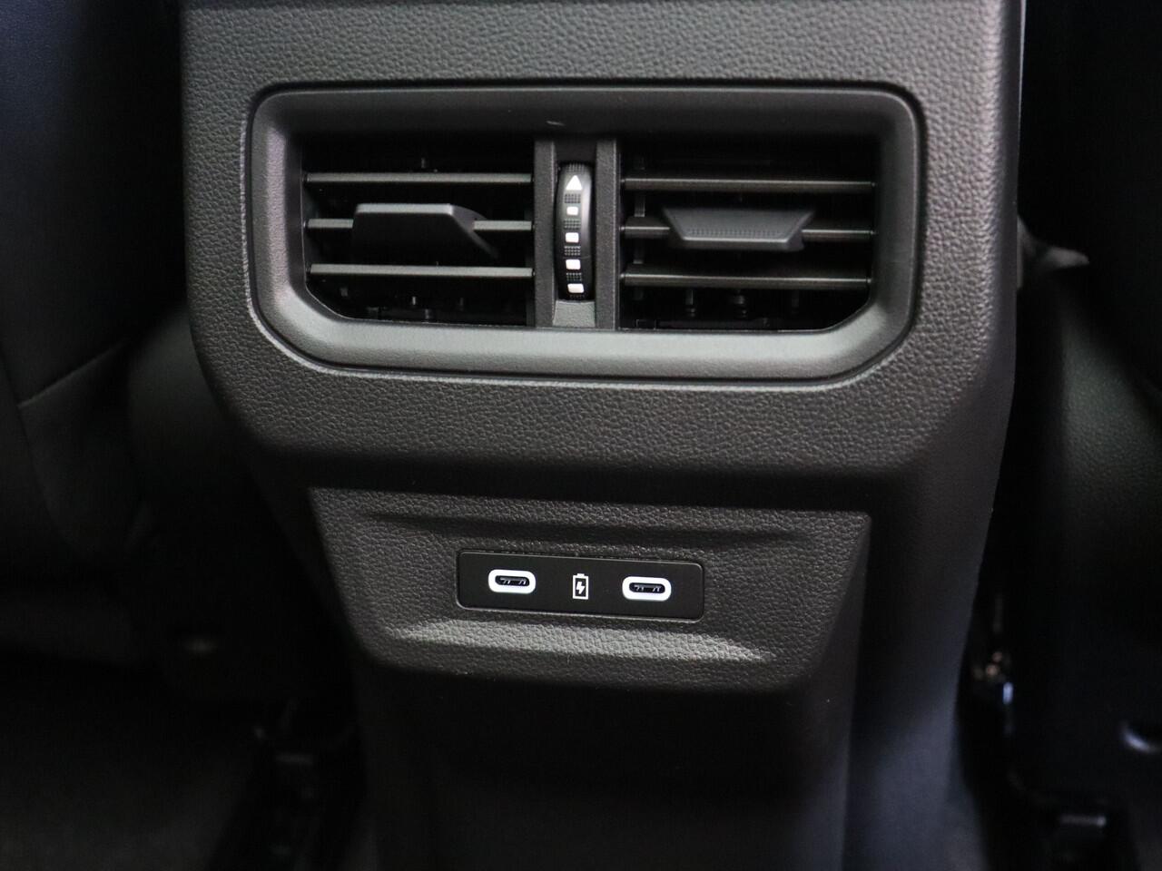 Renault Austral Iconic esprit Alpine Hybrid 200 | Achteruitrijcamera | Blind Spot Warning | Elektrisch verwarmbare voorstoelen