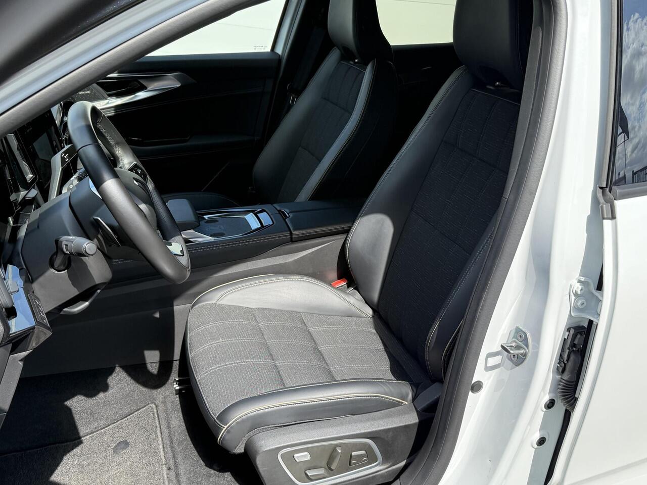 Renault Austral 1.2 E-Tech full hybrid 200 iconic (Hoge Instap) Navigatie | Camera | Winterpack | Harman & Kardon