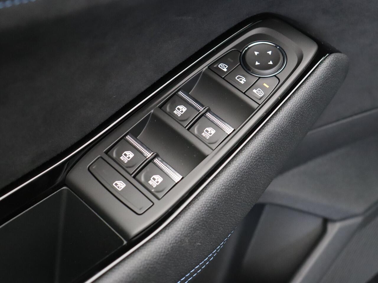 Renault Austral Iconic esprit Alpine Hybrid 200 | Achteruitrijcamera | Blind Spot Warning | Elektrisch verwarmbare voorstoelen