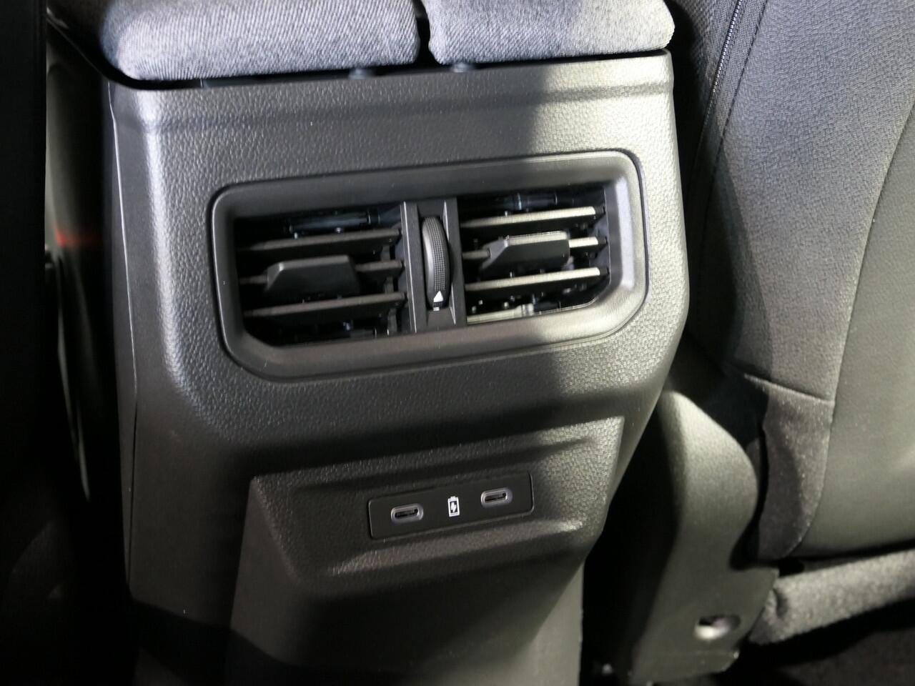 Renault Austral 1.2 E-Tech full hybrid 200 evolution *NIEUW* *incl. Pack Safety* - Dode hoek, uitparkeer en uitstapwaarschuwing, adaptive cruise