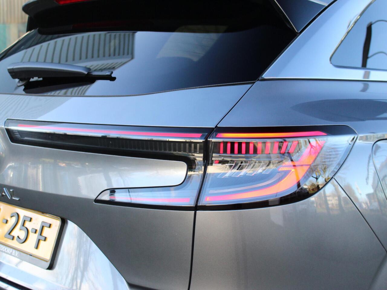 Renault Austral 1.3 mild hybrid 160 Techno AUTOMAAT / 16.000KM!! / 1.800KG TREKGEWICHT / NAVI / PACK SOLID / CAMERA / PDC 360 / STOELV. / STUURV. / VOORRUITV. / APPLE CARPLAY / ANDROID AUTO / 19''