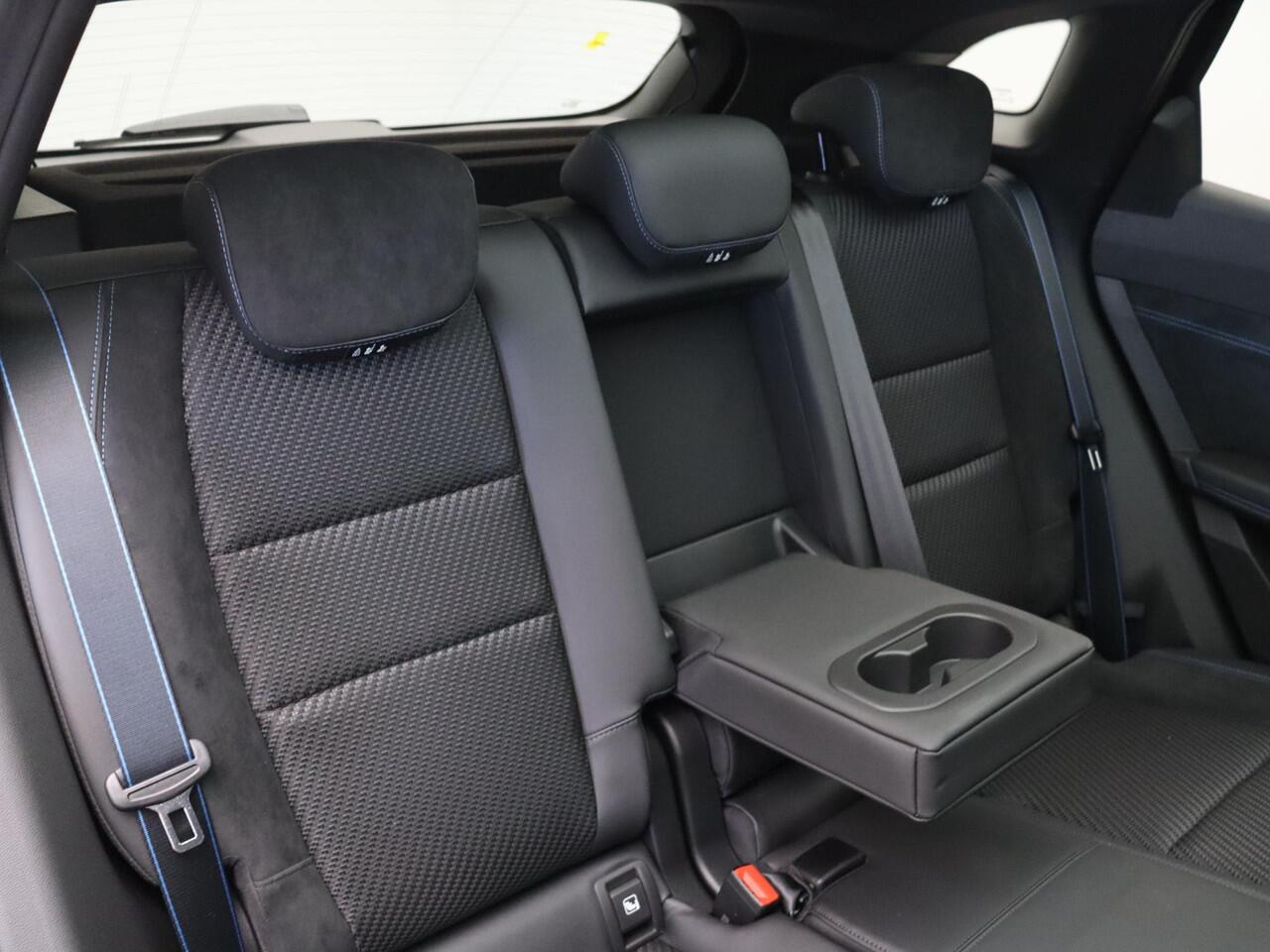 Renault Austral E-Tech full hybrid 200 iconic esprit Alpine | Trekhaak | Panoramisch dak | Harman kardon | 360 graden camera |